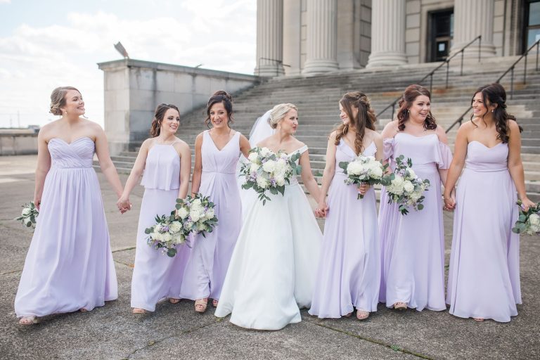 Last minute "To-Do's" before the "I Do" 3 Pack a bag of your personal items to have nearby when you’re getting ready like a medical kit, hygiene items, bridesmaids gifts and of course… the rings!